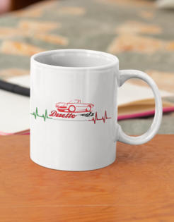 Tasse mit Duetto Herzschlag Motiv ein ideales Geschenk für Alfa Romeo Fans. auto-emotion.net