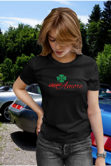 T-Shirt für alle Alfa Romeo Liebhaber mit Quadrifoglio Alfa Amore. auto-emotion.net